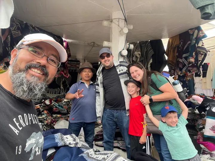 Tour privado a Otavalo y Cuicocha desde Quito: miradores, mercado y ruta sagrada